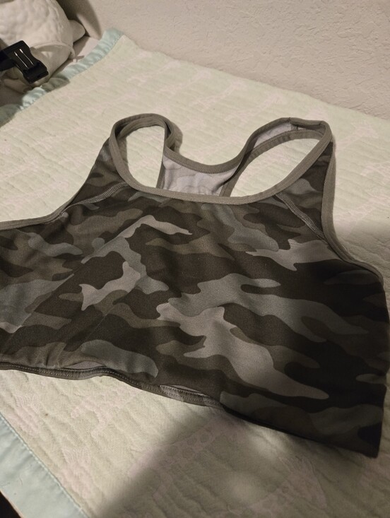 PINK ULTIMATE Other - Women's PINK ULTIMATE Camo Sports Bra. Size Medium